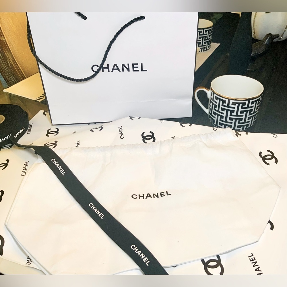 CHANEL white cotton canvas drawstring pouch cosmetic bag storage bag - Authentic